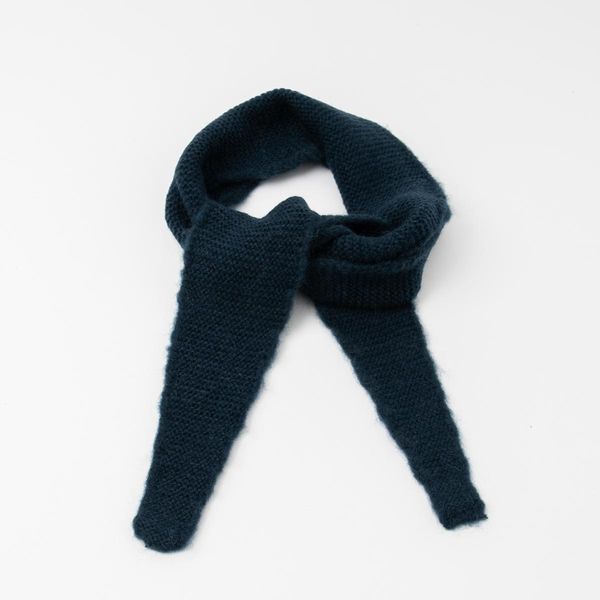 Hovedbilde Mørkeblått strikket skjerf – elegant og ...
