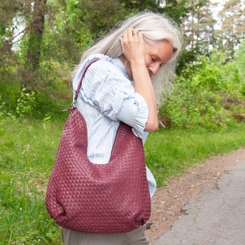 LOTUS stor flettet bag i skinn med dobbel rem - bordeaux