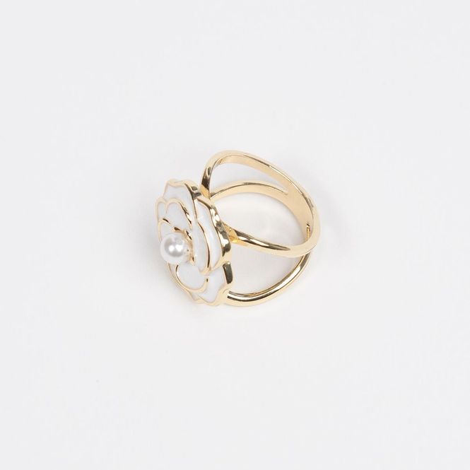 Huvudbild Scarf-ring Blomma med Pärldetalj – Elegant ...