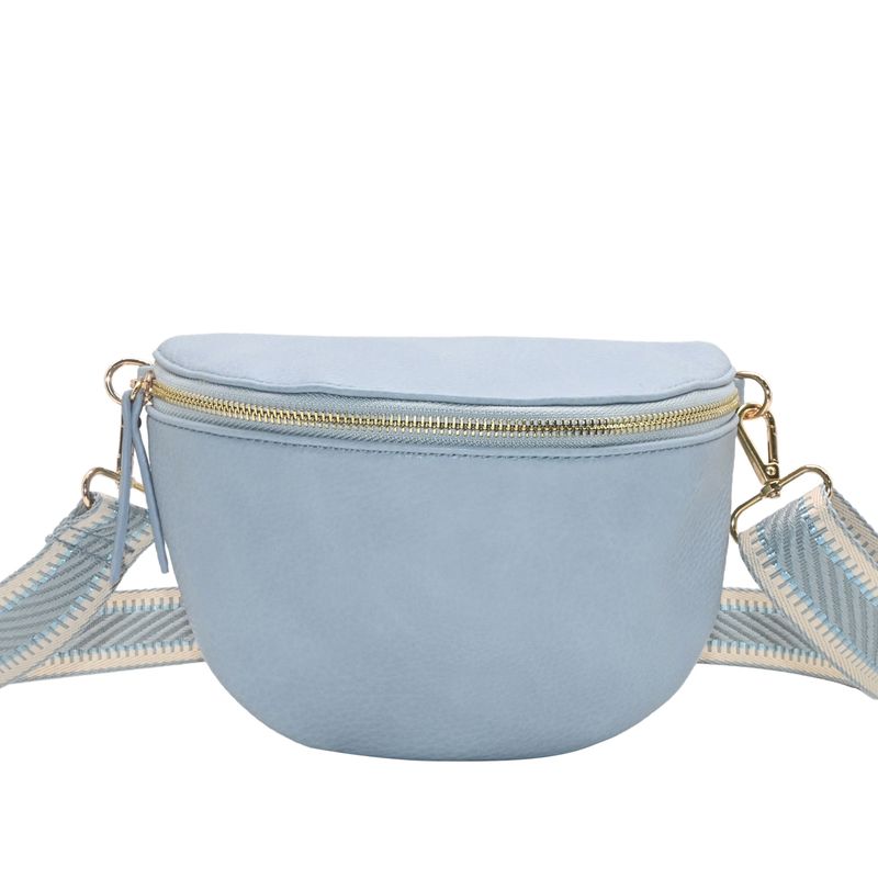 PEPPER bumbag med mønstret rem - lys blå