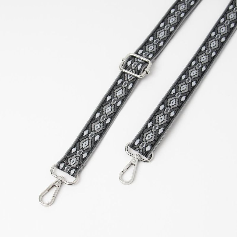 Smal skulderrem grå - justerbar mønstret veskereim med sølvfarget metall