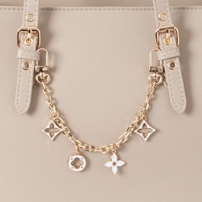 Hovedbilde Veskepynt lenke med charms - hvit