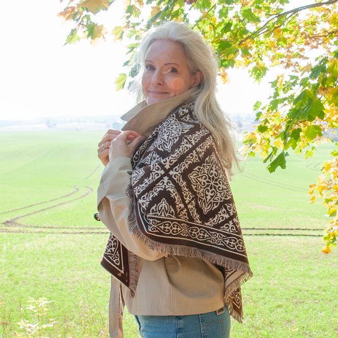 Hovedbilde Trekantsjal med jacquardmønster – brunt