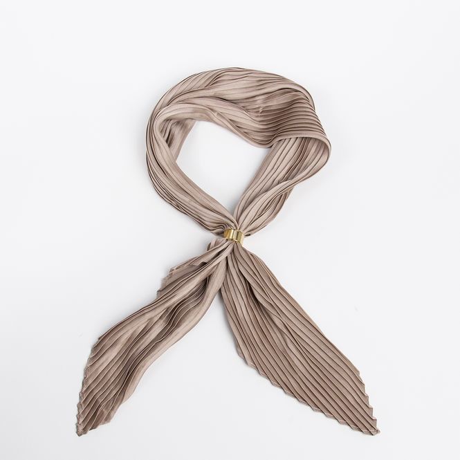 Huvudbild Liten plisserad scarf beige med scarf-ring 65 x ...